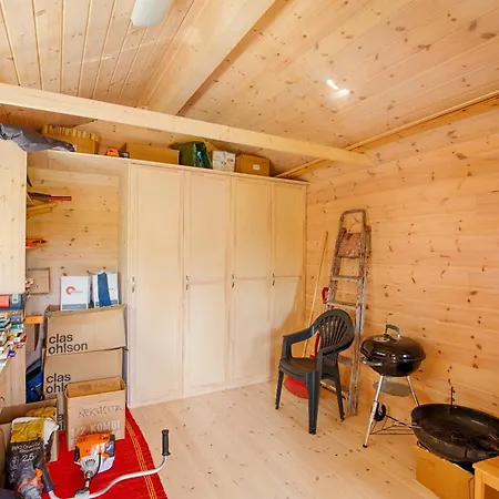Peaceful Cabin, Lakeside, Hiking Trails Nearby * Rogne